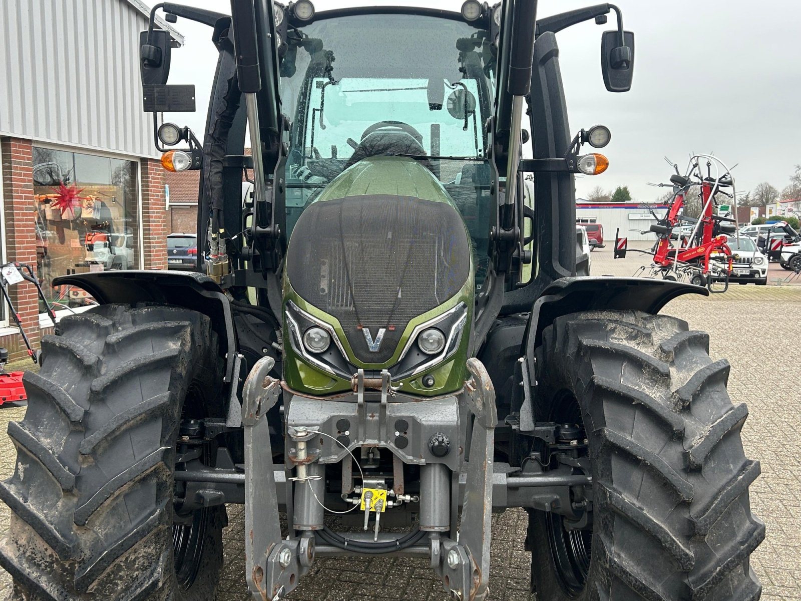 Traktor of the type Valtra G115 Active, Gebrauchtmaschine in Esens (Picture 3)