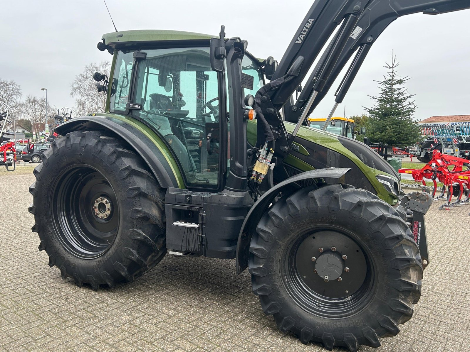 Traktor of the type Valtra G115 Active, Gebrauchtmaschine in Esens (Picture 5)