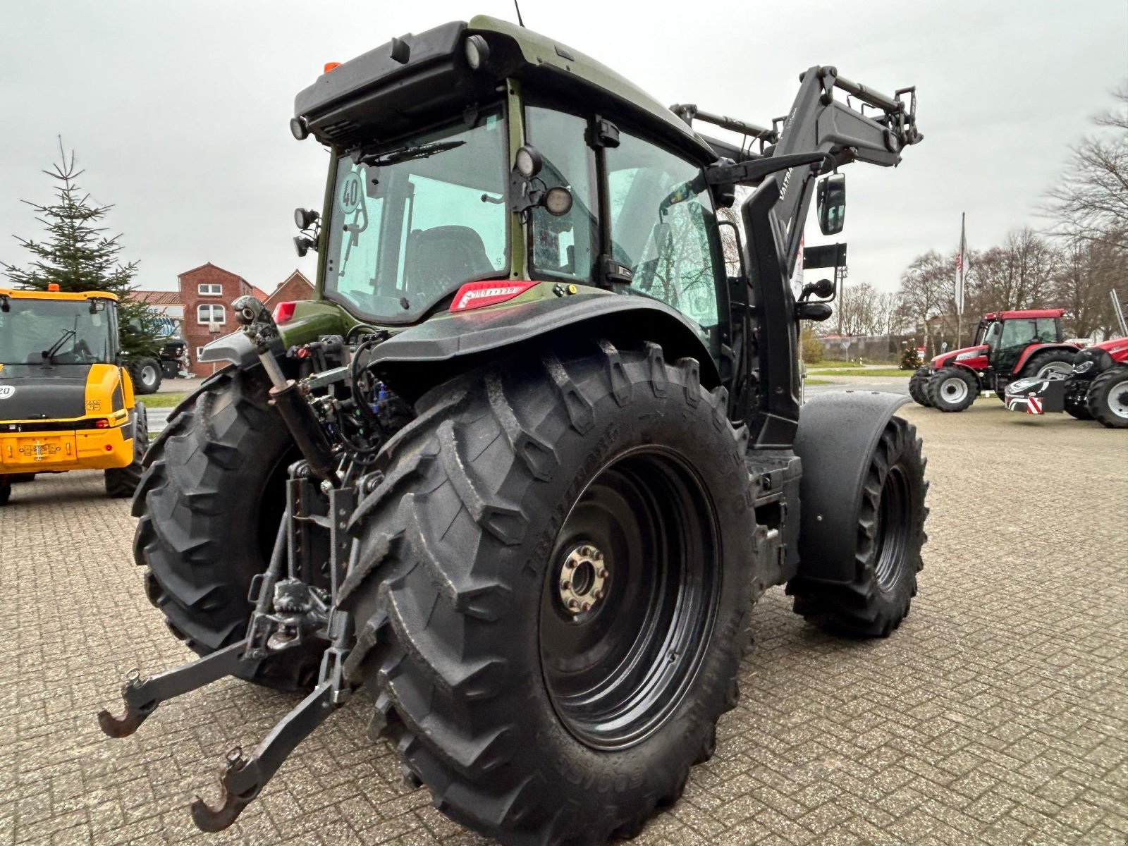 Traktor of the type Valtra G115 Active, Gebrauchtmaschine in Esens (Picture 7)