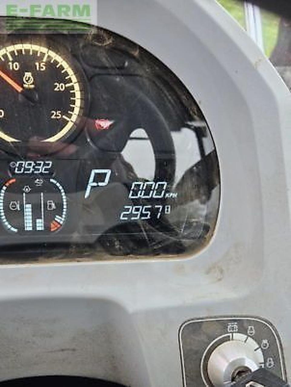 Traktor del tipo Valtra g115 hitech HiTech, Gebrauchtmaschine en MONFERRAN (Imagen 4)