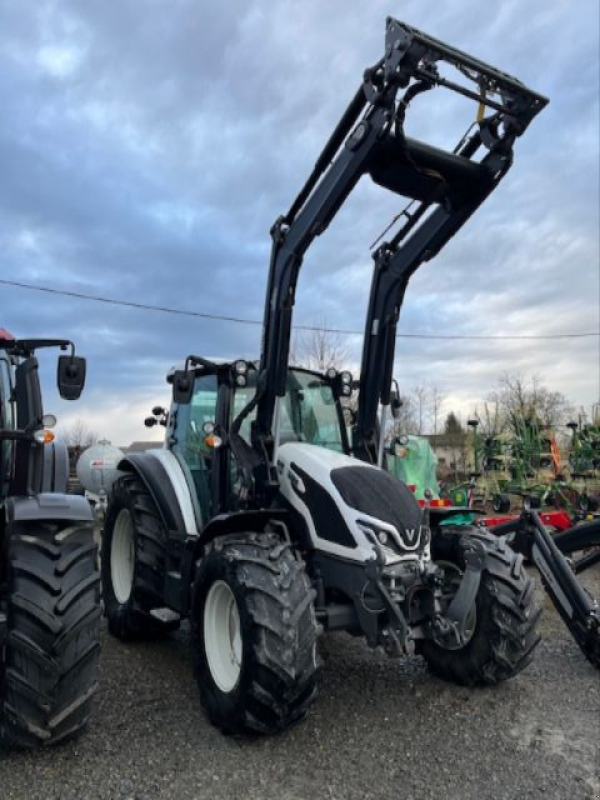 Traktor типа Valtra G115, Gebrauchtmaschine в JOZE (Фотография 2)