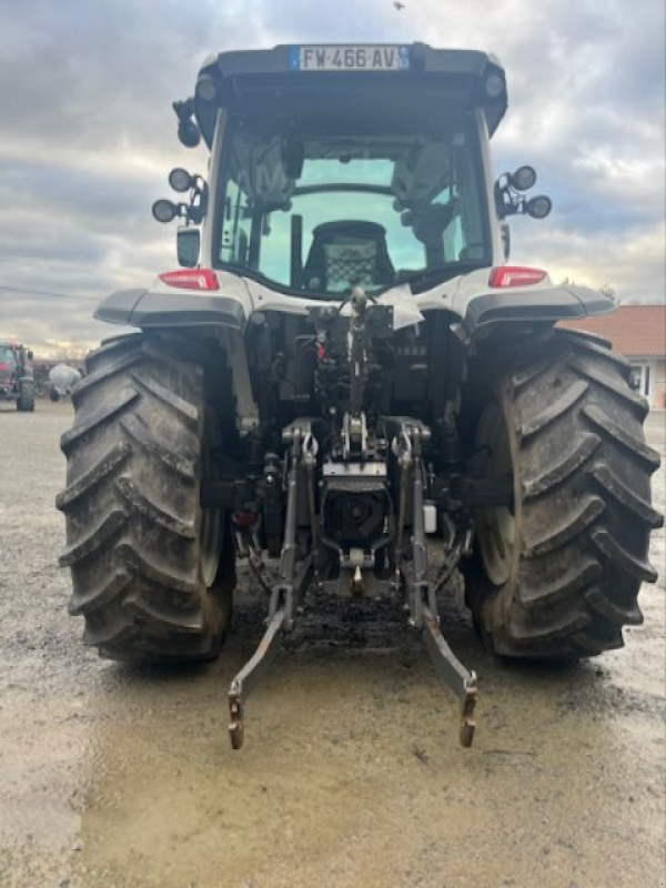 Traktor типа Valtra G115, Gebrauchtmaschine в JOZE (Фотография 9)