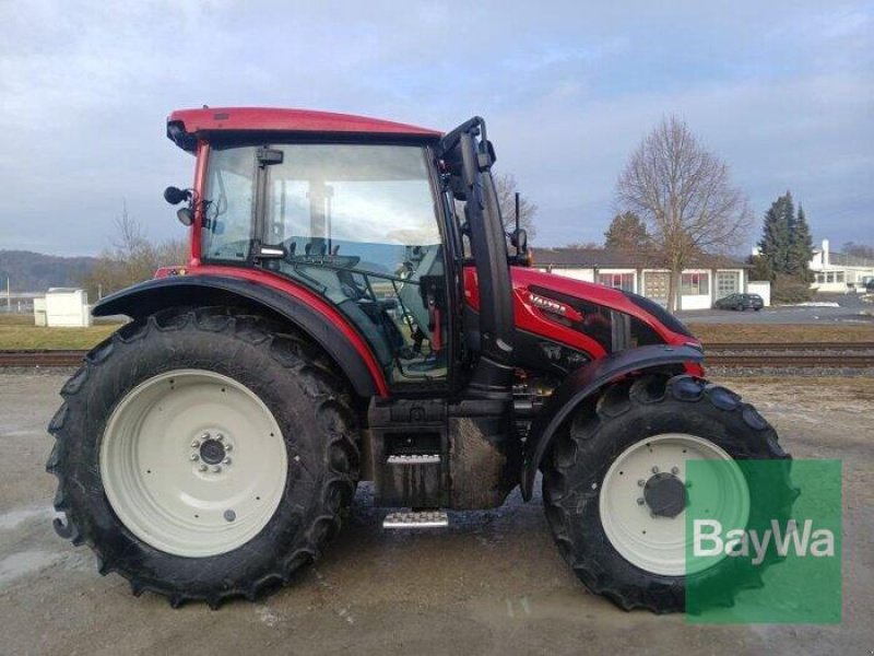 Traktor des Typs Valtra G115A VALTRA TRAKTOR, Neumaschine in München (Bild 3)