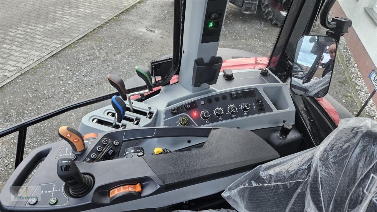 Traktor des Typs Valtra G115H, Neumaschine in Bad Lausick (Bild 4)