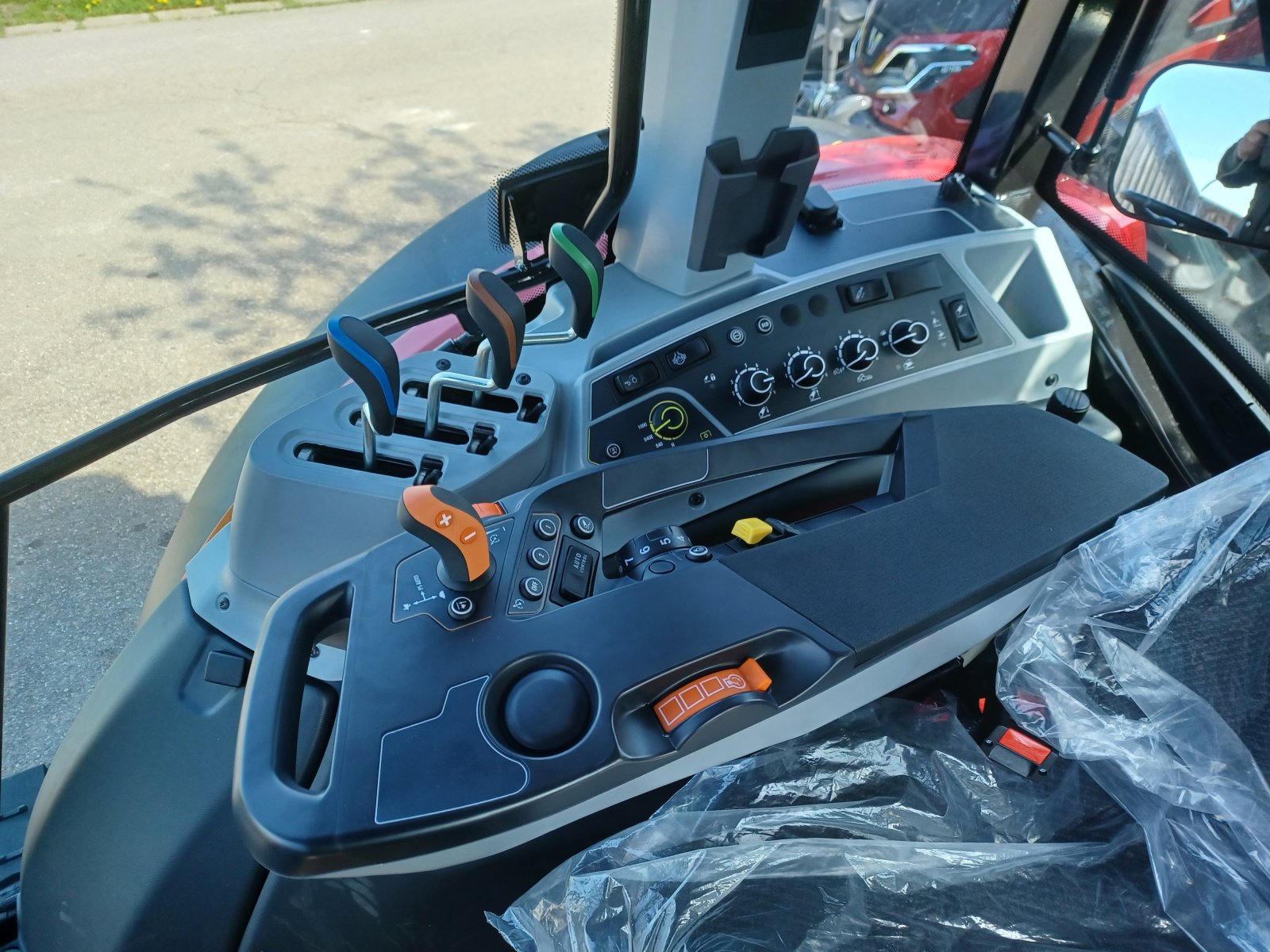 Traktor typu Valtra G125 A, Gebrauchtmaschine v Uffenheim (Obrázek 4)