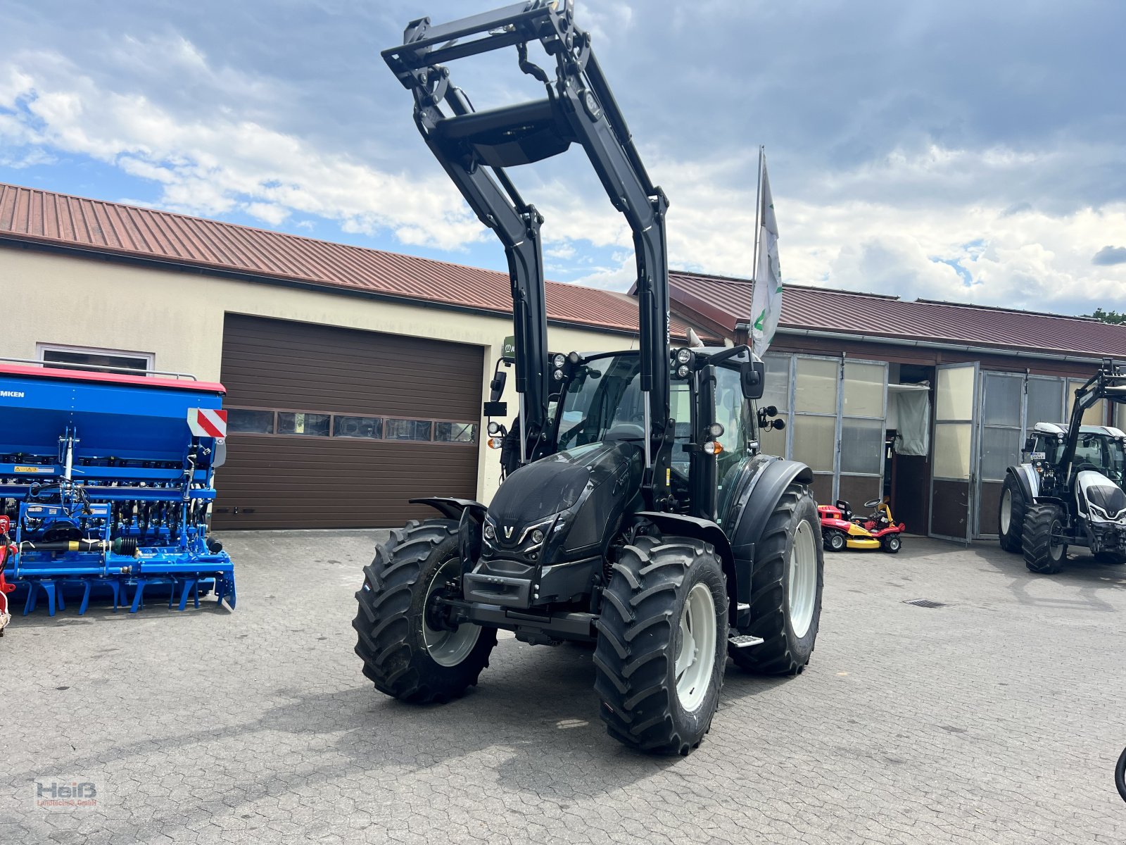 Traktor des Typs Valtra G125 A, Neumaschine in Merkendorf (Bild 1)