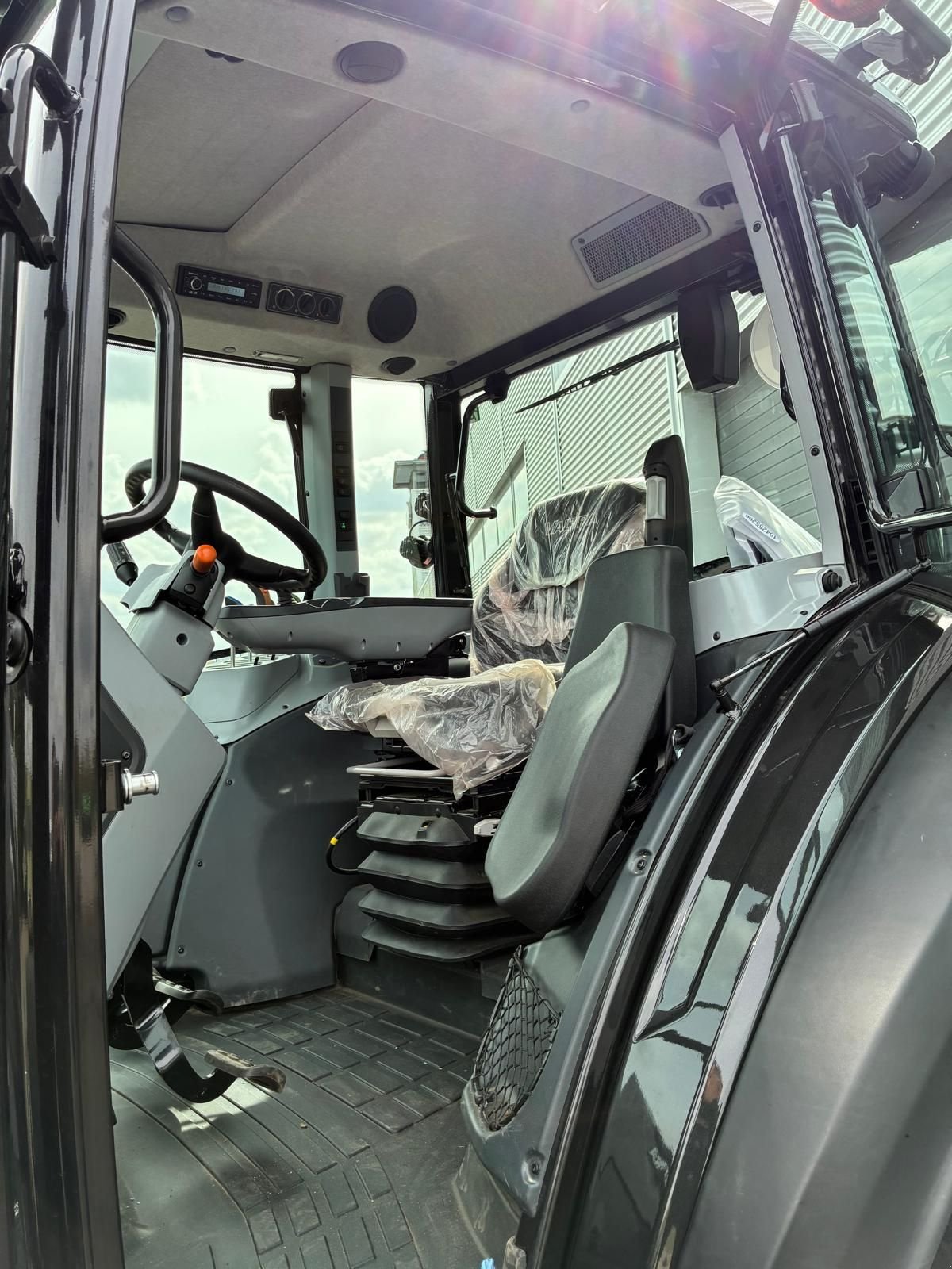 Traktor del tipo Valtra G125 Active met kruipbak, Gebrauchtmaschine en Roermond (Imagen 8)