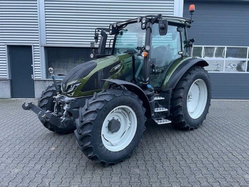 Traktor tip Valtra G125 Active met kruipbak, Gebrauchtmaschine in Roermond (Poză 1)