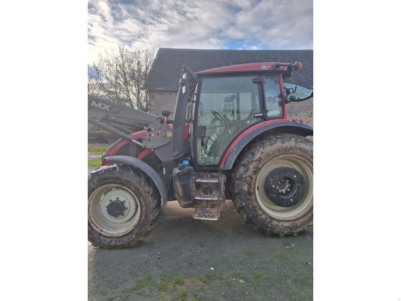 Traktor типа Valtra G125, Gebrauchtmaschine в ANTIGNY (Фотография 6)