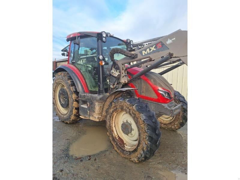 Traktor типа Valtra G125, Gebrauchtmaschine в ANTIGNY (Фотография 3)