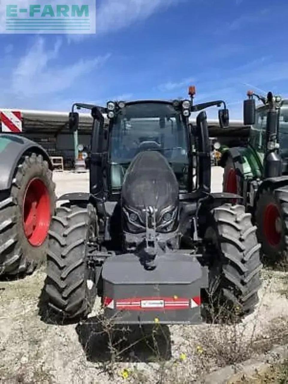 Traktor Türe ait Valtra g125, Gebrauchtmaschine içinde MONFERRAN (resim 2)