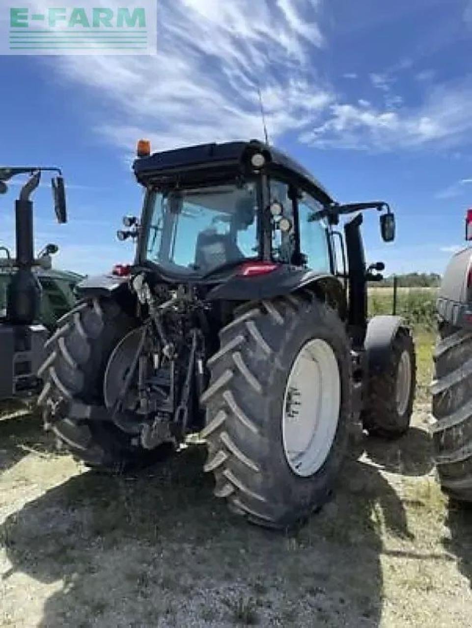 Traktor Türe ait Valtra g125, Gebrauchtmaschine içinde MONFERRAN (resim 7)