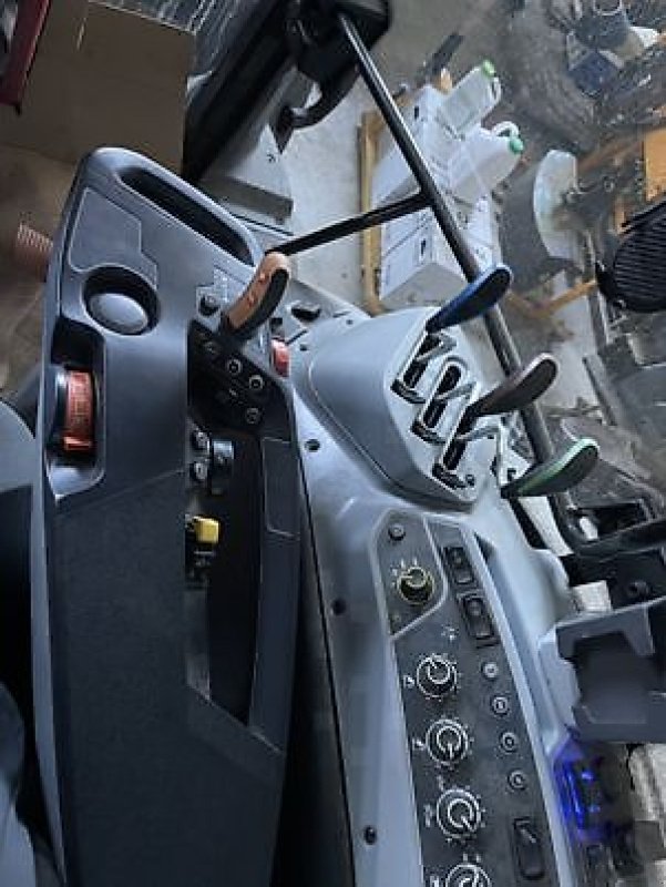 Traktor типа Valtra G125, Gebrauchtmaschine в Carcassonne (Фотография 13)