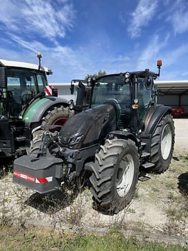 Traktor типа Valtra G125, Gebrauchtmaschine в Carcassonne (Фотография 3)