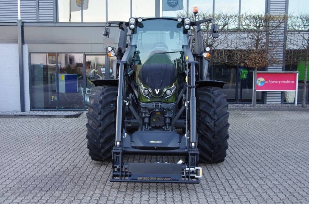 Traktor des Typs Valtra G125, Neumaschine in Borne (Bild 5)