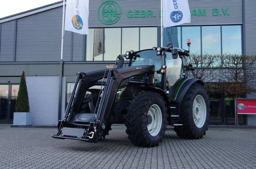 Traktor des Typs Valtra G125, Neumaschine in Borne (Bild 4)