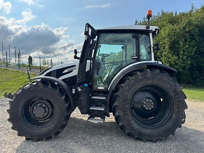 Traktor типа Valtra G125E ACTIVE, Gebrauchtmaschine в Muespach (Фотография 4)