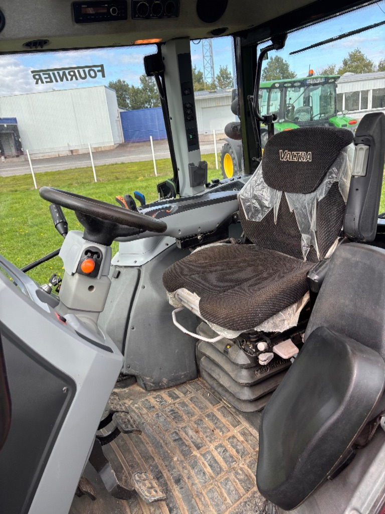 Traktor tip Valtra G125e Active, Gebrauchtmaschine in MÉRAL (Poză 9)