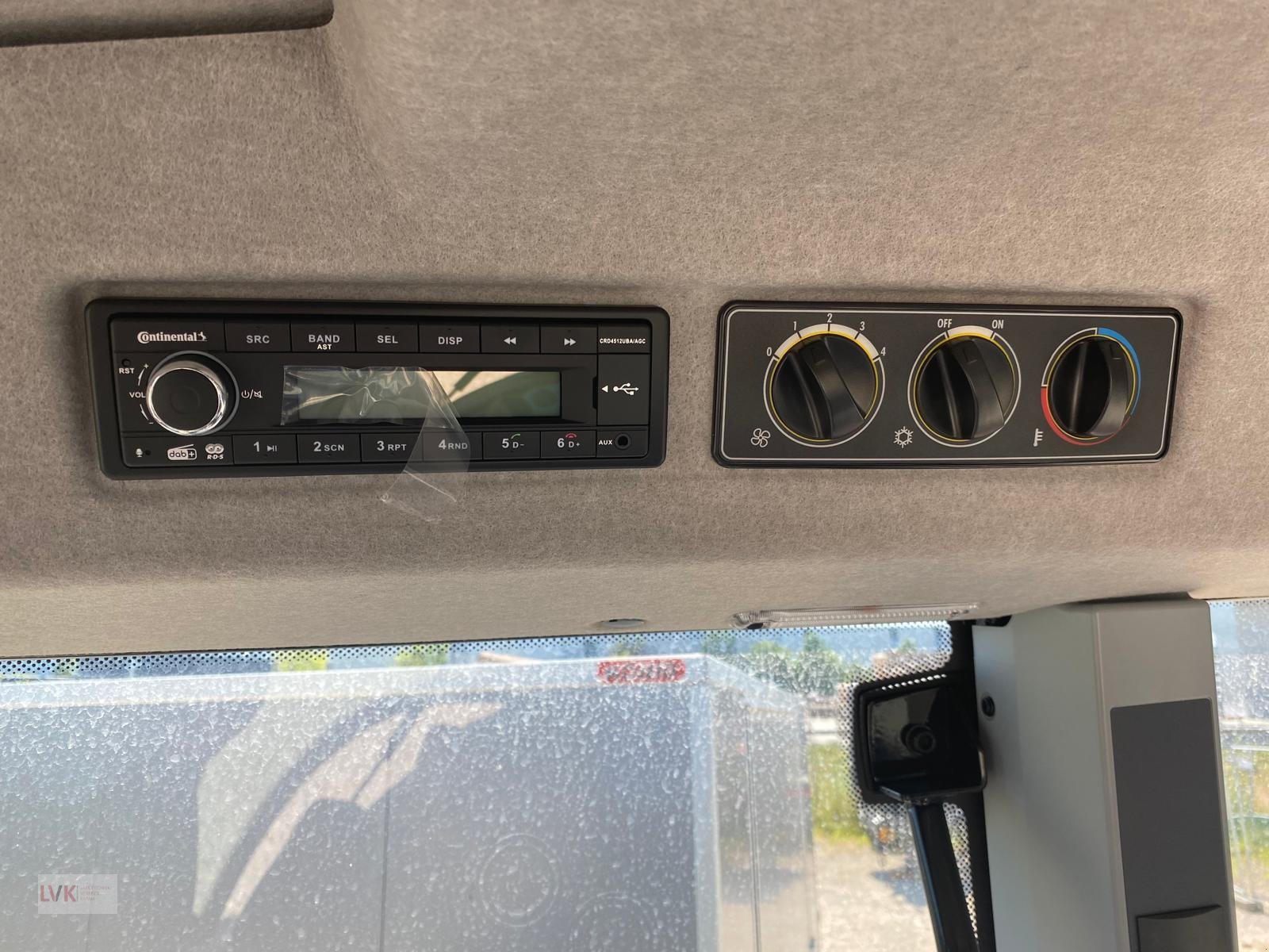 Traktor of the type Valtra G125ea, Neumaschine in Weißenburg (Picture 6)