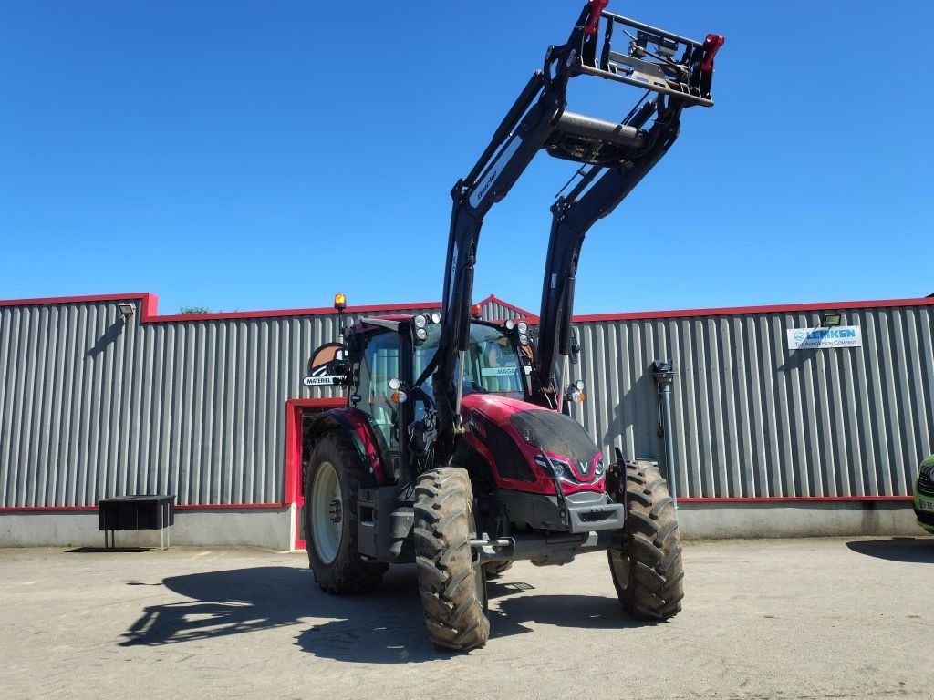 Traktor typu Valtra G125eH, Gebrauchtmaschine v PASSAIS LA CONCEPTION (Obrázek 11)