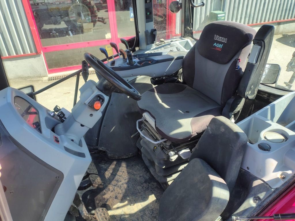 Traktor typu Valtra G125eH, Gebrauchtmaschine v PASSAIS LA CONCEPTION (Obrázek 5)