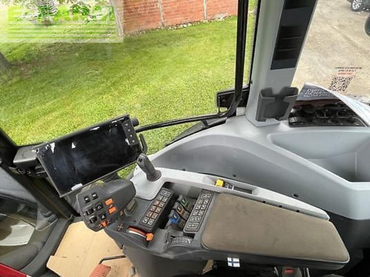 Traktor типа Valtra g125v, Gebrauchtmaschine в MONFERRAN (Фотография 7)