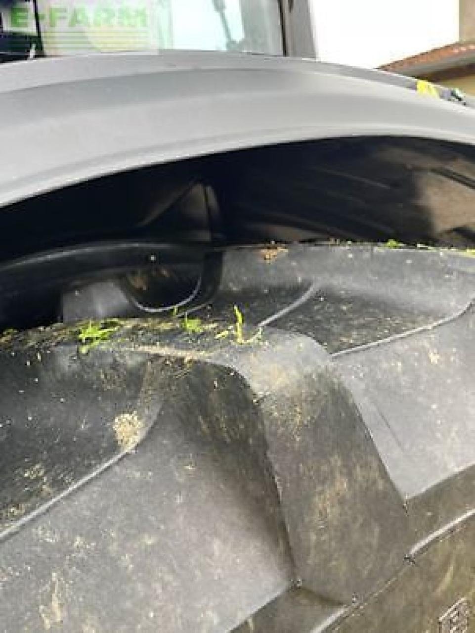 Traktor типа Valtra g125v, Gebrauchtmaschine в MONFERRAN (Фотография 10)