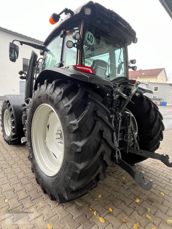 Traktor des Typs Valtra G125V, Gebrauchtmaschine in Fürsteneck (Bild 3)