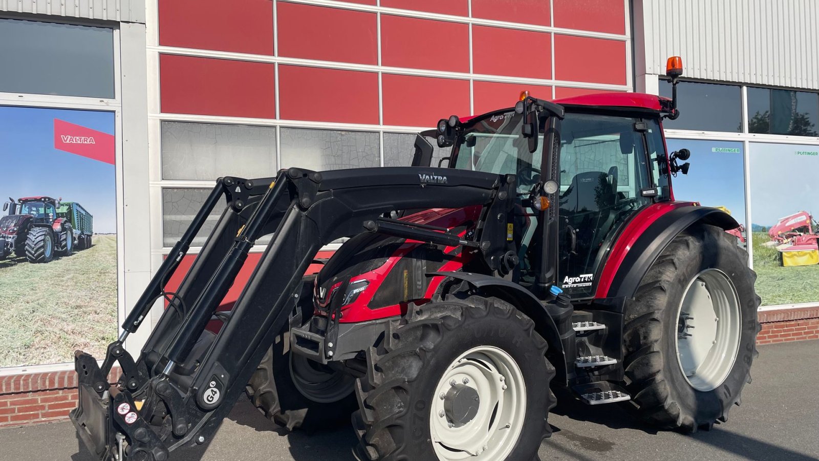 Traktor του τύπου Valtra G135 Active Aktiv med frontlæsser, Gebrauchtmaschine σε Hobro (Φωτογραφία 1)