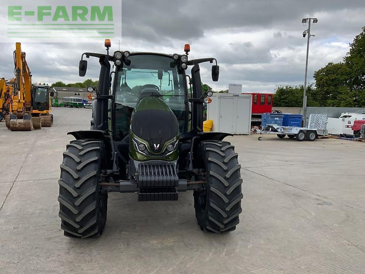 Traktor Türe ait Valtra g135 active tractor (st26596), Gebrauchtmaschine içinde SHAFTESBURY (resim 3)
