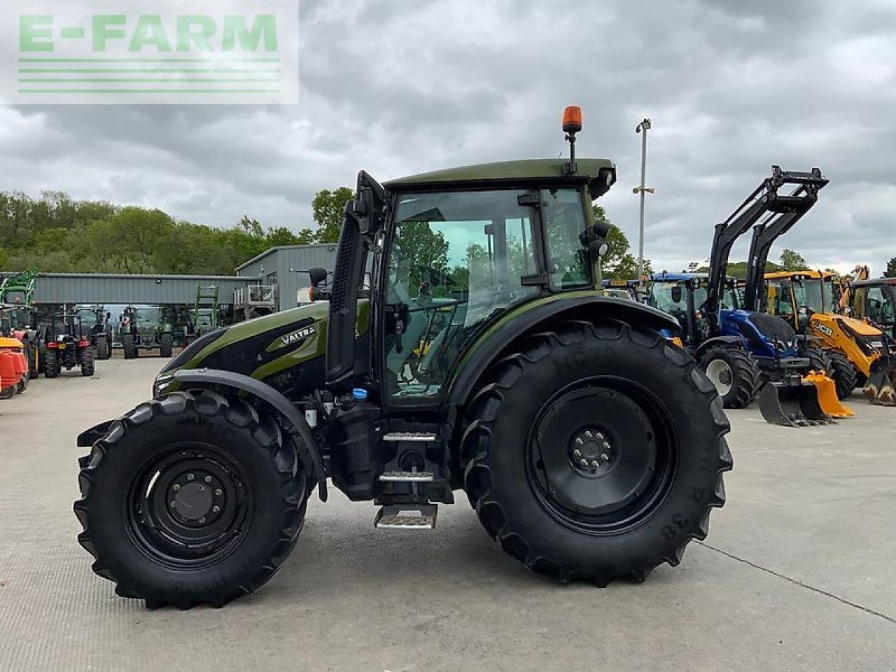 Traktor Türe ait Valtra g135 active tractor (st26596), Gebrauchtmaschine içinde SHAFTESBURY (resim 5)