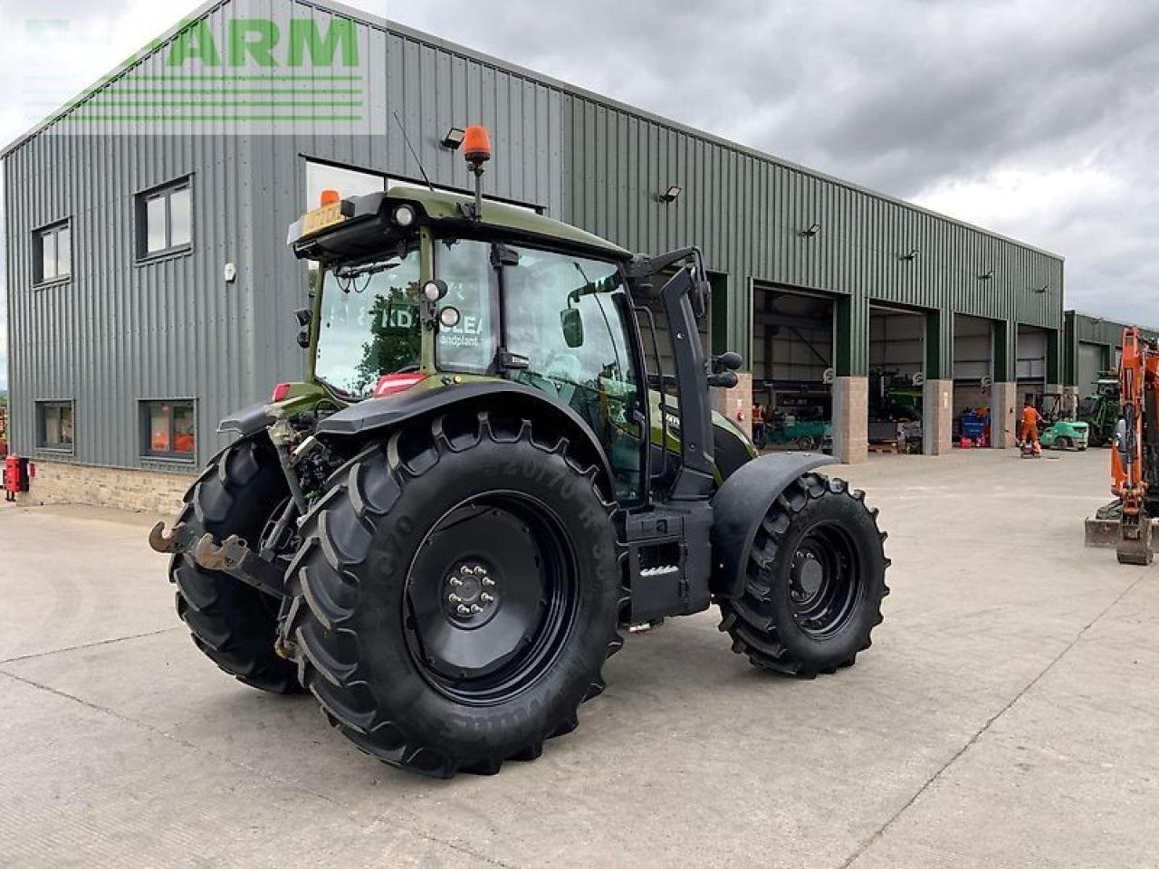 Traktor Türe ait Valtra g135 active tractor (st26596), Gebrauchtmaschine içinde SHAFTESBURY (resim 9)