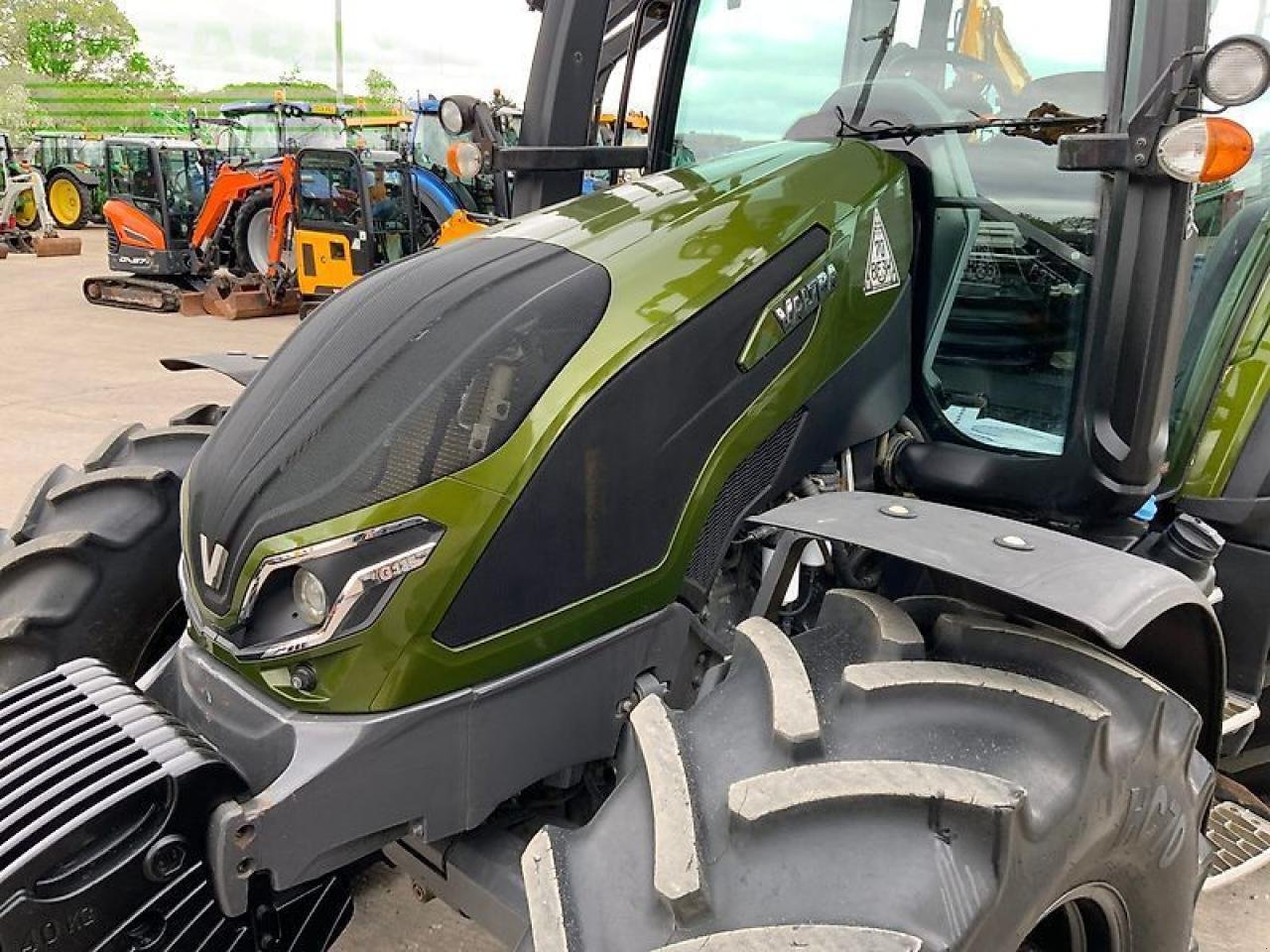 Traktor Türe ait Valtra g135 active tractor (st26596), Gebrauchtmaschine içinde SHAFTESBURY (resim 15)