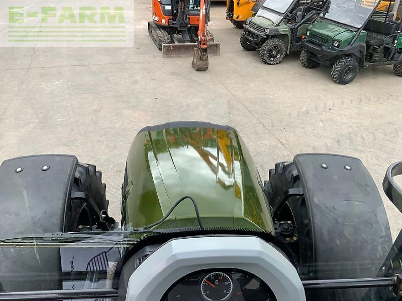 Traktor Türe ait Valtra g135 active tractor (st26596), Gebrauchtmaschine içinde SHAFTESBURY (resim 25)