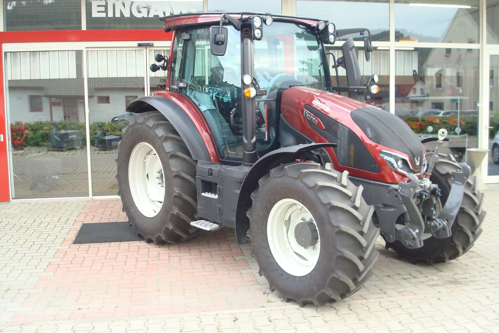 Traktor типа Valtra G135 ACTIVE, Vorführmaschine в Judenburg (Фотография 1)