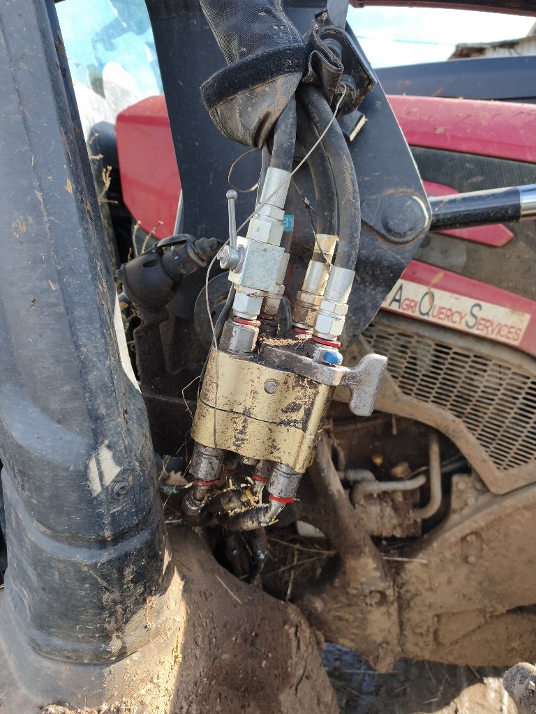 Traktor van het type Valtra G135 HITECH, Gebrauchtmaschine in LABASTIDE MURAT (Foto 11)