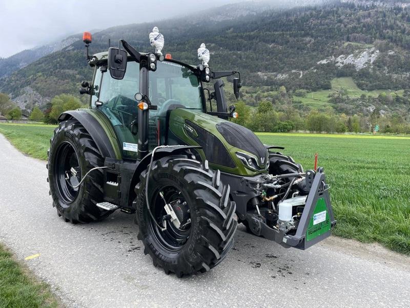 Traktor del tipo Valtra G135 Versu Traktor, Ausstellungsmaschine In Chur (Immagine 1)