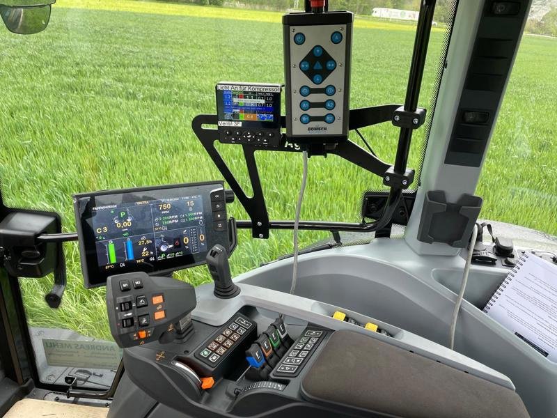 Traktor of the type Valtra G135 Versu Traktor, Ausstellungsmaschine in Chur (Picture 10)