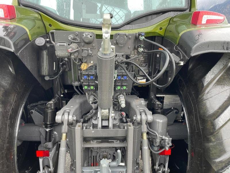 Traktor of the type Valtra G135 Versu Traktor, Ausstellungsmaschine in Chur (Picture 9)