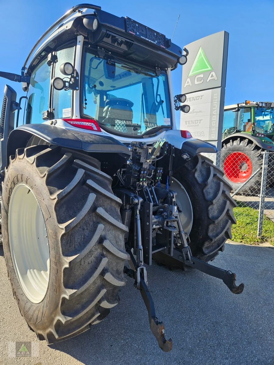 Traktor типа Valtra G135 VERSU, Gebrauchtmaschine в Markt Hartmannsdorf (Фотография 5)