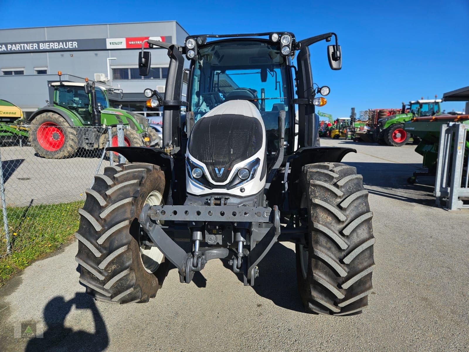 Traktor типа Valtra G135 VERSU, Gebrauchtmaschine в Markt Hartmannsdorf (Фотография 3)