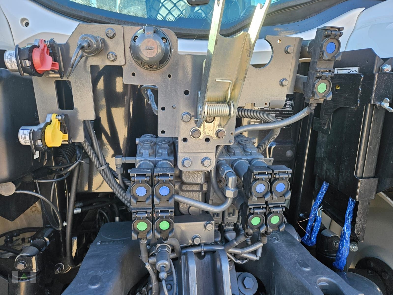 Traktor типа Valtra G135 VERSU, Gebrauchtmaschine в Markt Hartmannsdorf (Фотография 7)