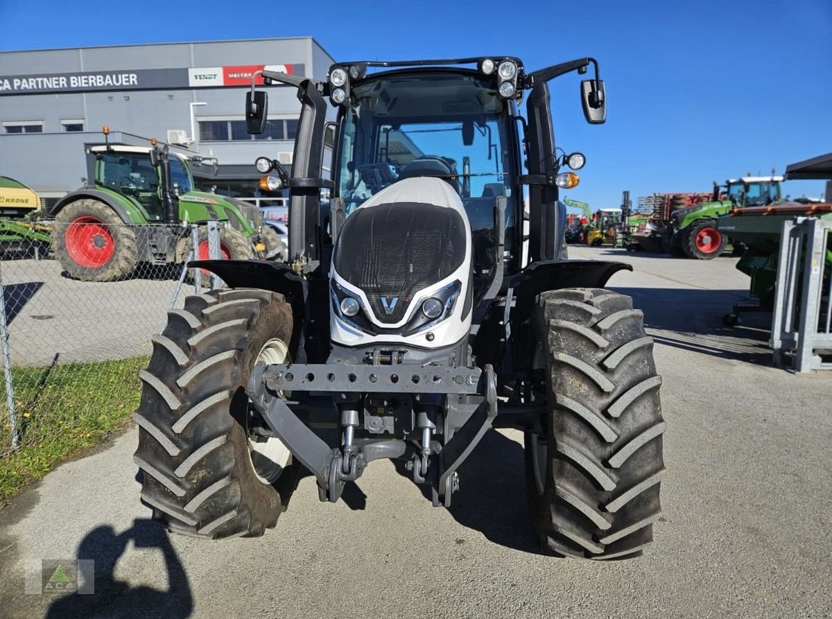 Traktor typu Valtra G135 VERSU, Gebrauchtmaschine w Markt Hartmannsdorf (Zdjęcie 3)