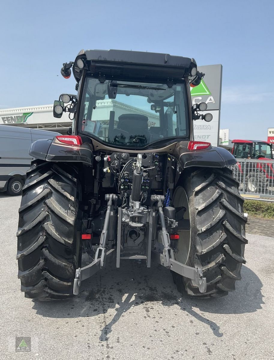 Traktor des Typs Valtra G135 VERSU, Gebrauchtmaschine in Markt Hartmannsdorf (Bild 3)
