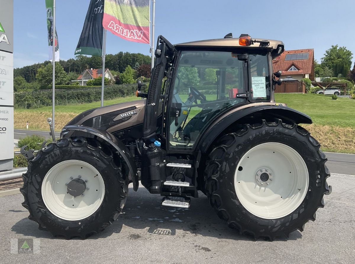 Traktor des Typs Valtra G135 VERSU, Gebrauchtmaschine in Markt Hartmannsdorf (Bild 2)