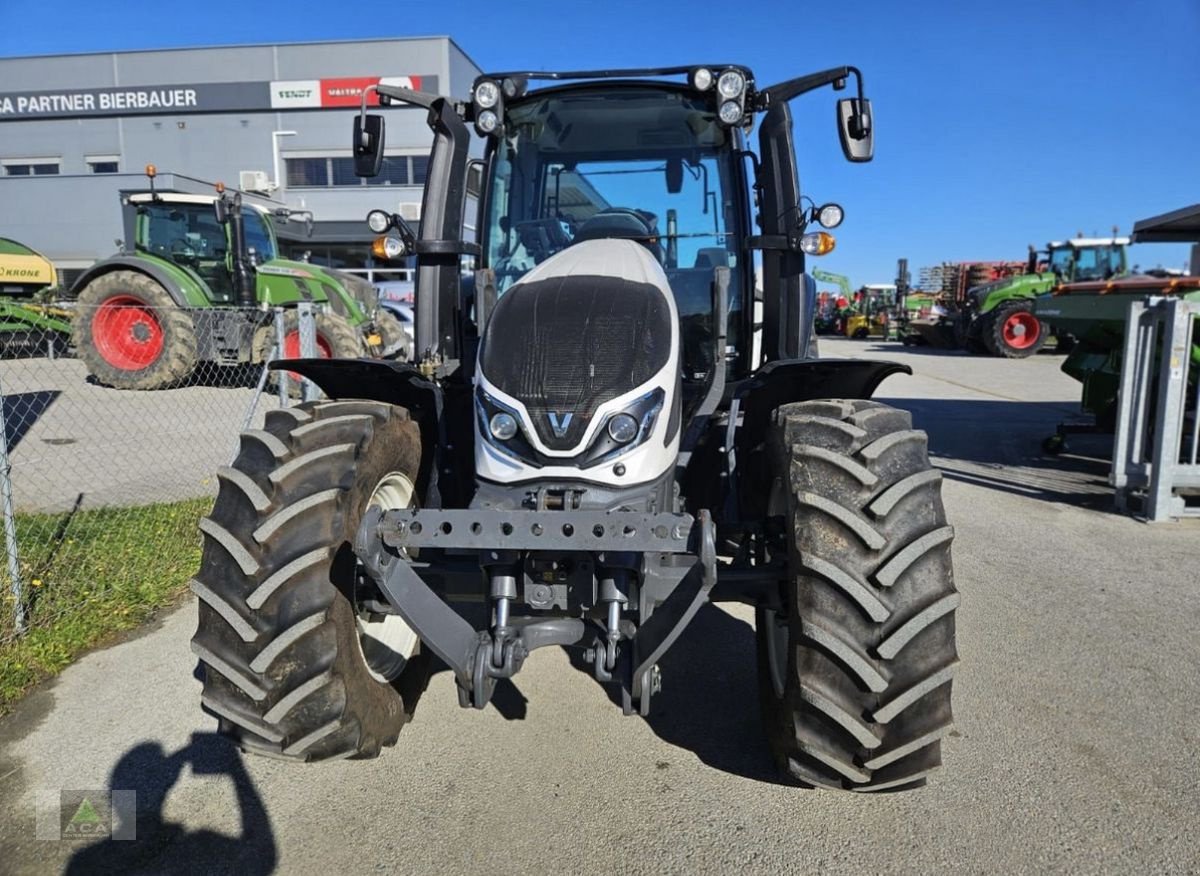 Traktor του τύπου Valtra G135 VERSU, Gebrauchtmaschine σε Markt Hartmannsdorf (Φωτογραφία 2)