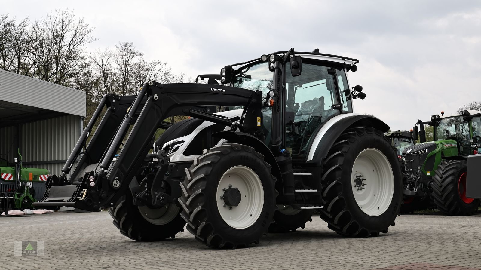 Traktor Türe ait Valtra G135 VERSU, Gebrauchtmaschine içinde Markt Hartmannsdorf (resim 3)
