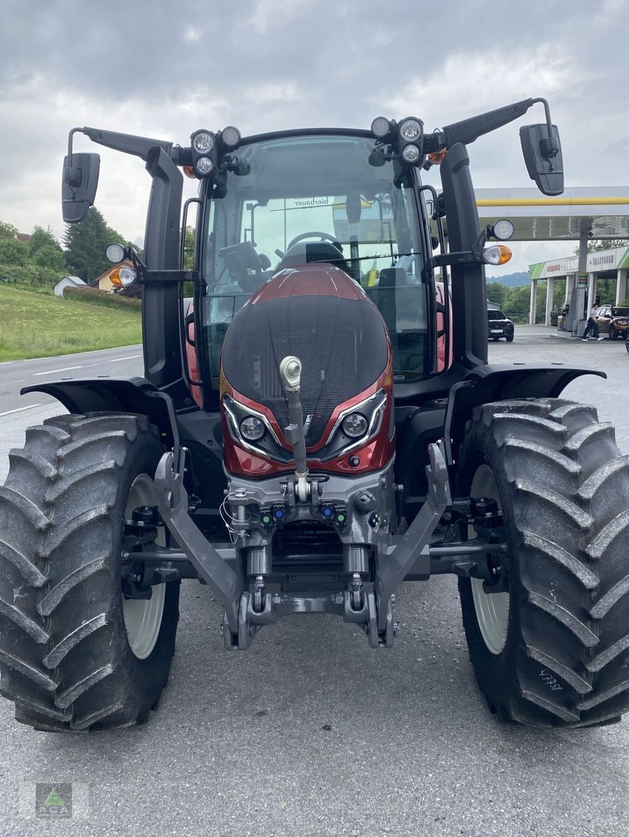 Traktor типа Valtra G135 VERSU, Vorführmaschine в Markt Hartmannsdorf (Фотография 4)