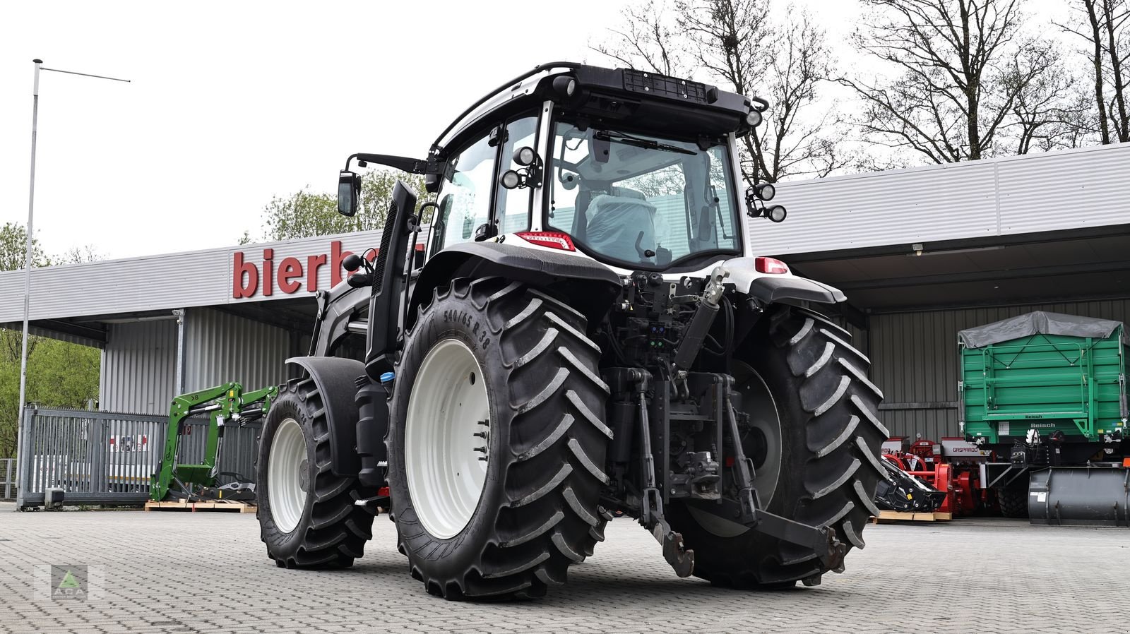 Traktor Türe ait Valtra G135 VERSU, Gebrauchtmaschine içinde Markt Hartmannsdorf (resim 4)