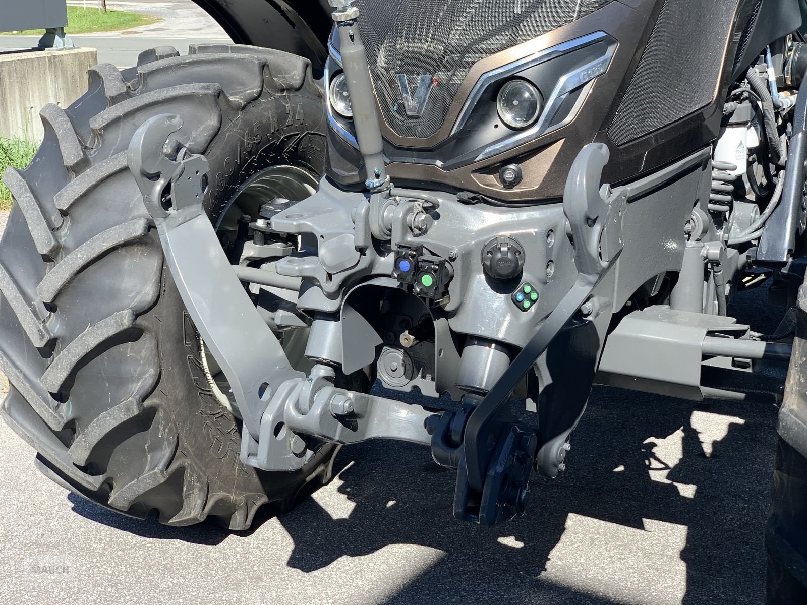 Traktor типа Valtra G135 VERSU, Gebrauchtmaschine в Eben (Фотография 3)